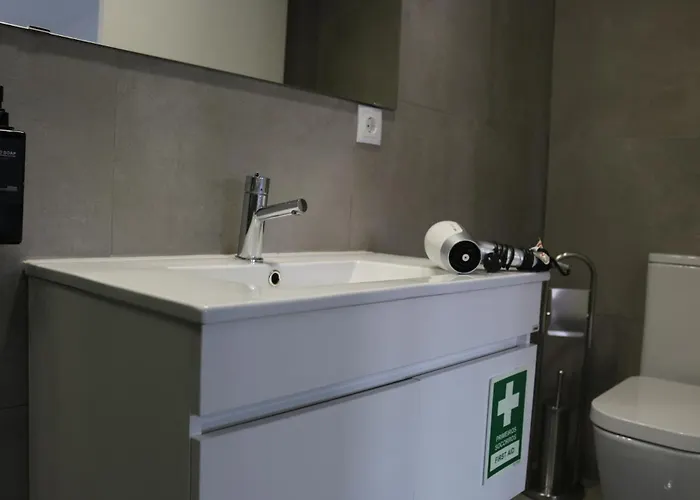 9 Min Metro To Downtown -remote Working - Free Parking Oporto