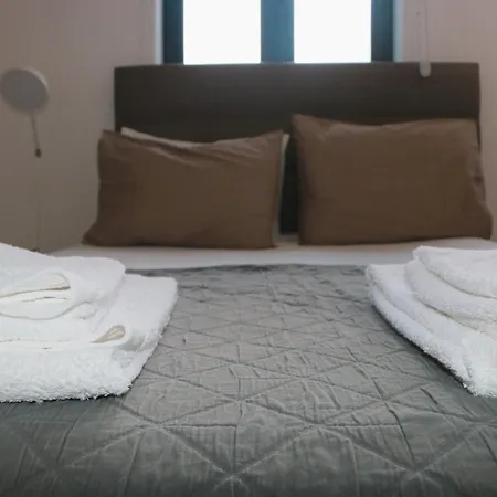 9 Min Metro To Downtown -Remote Working - Free Public Parking