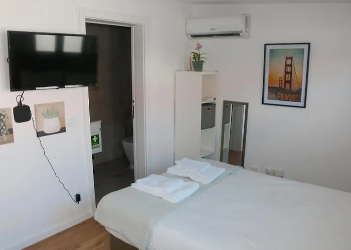 9 Min Metro To Downtown -remote Working - Free Parking Πόρτο