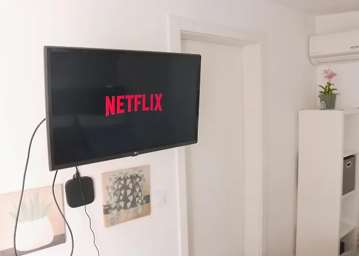 9 Min Metro To Downtown -remote Working - Free Parking *